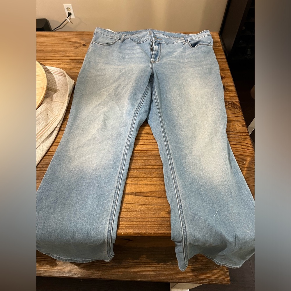 Old Navy Mid Rise WOW Boot Cut - Size 20 Light Wash